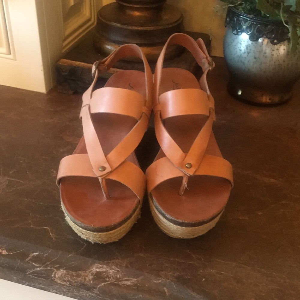 Lucky brand wedge sandals